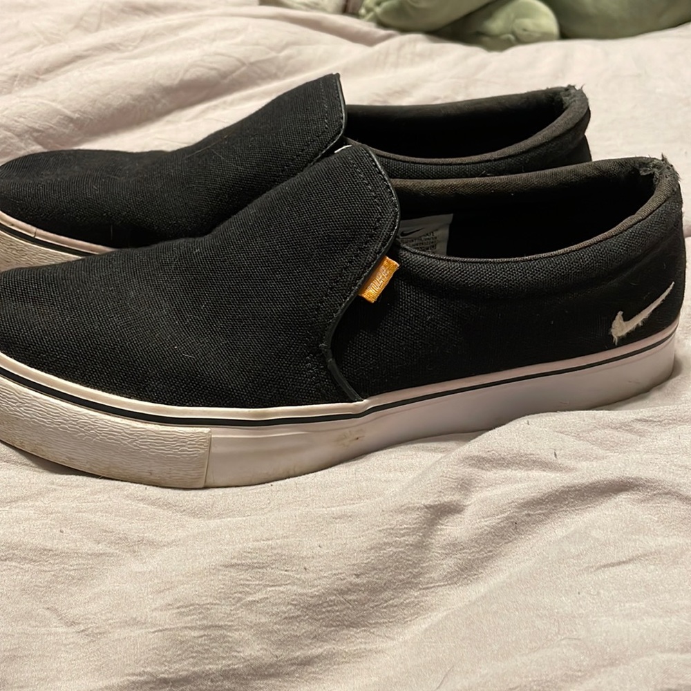 nike slip on (black)